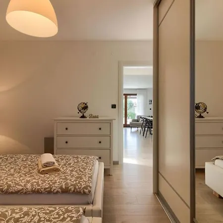 Nina 2km Villa