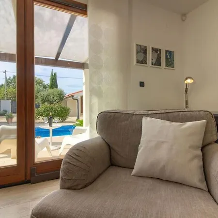 Villa Nina 2km