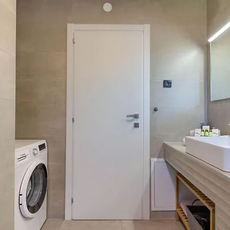 Nina 2km Villa